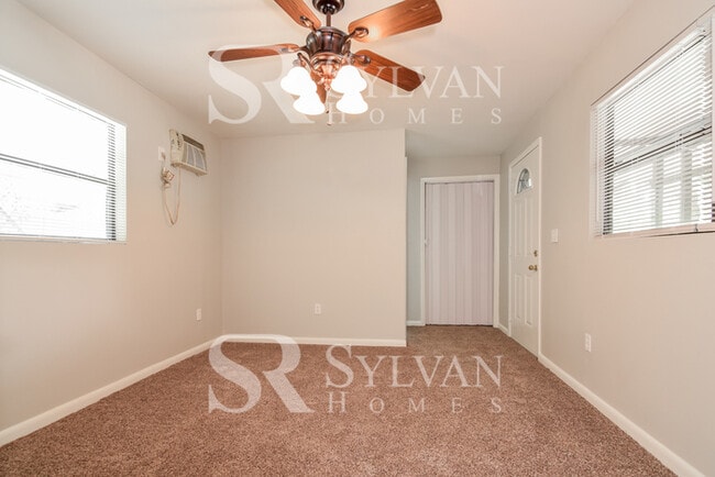 Building Photo - Discover Your Sunshine Oasis