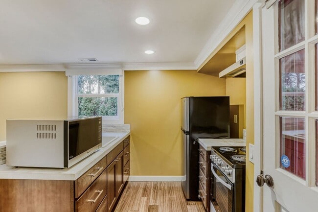 Building Photo - 3bd/2ba Woodinville Home