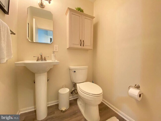 Building Photo - 11509 Parkedge Dr