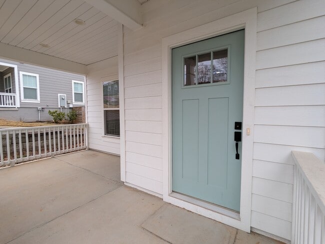 Building Photo - 568 Lowndes Hill Rd