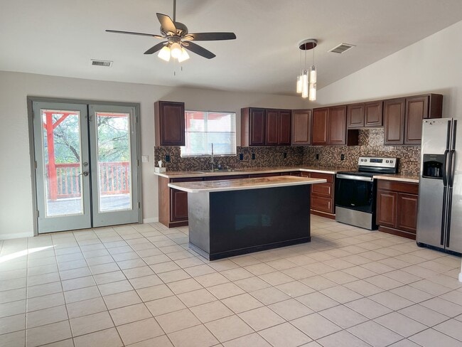 Building Photo - HOUSE - COTTONWOOD – VERDE VILLAGE