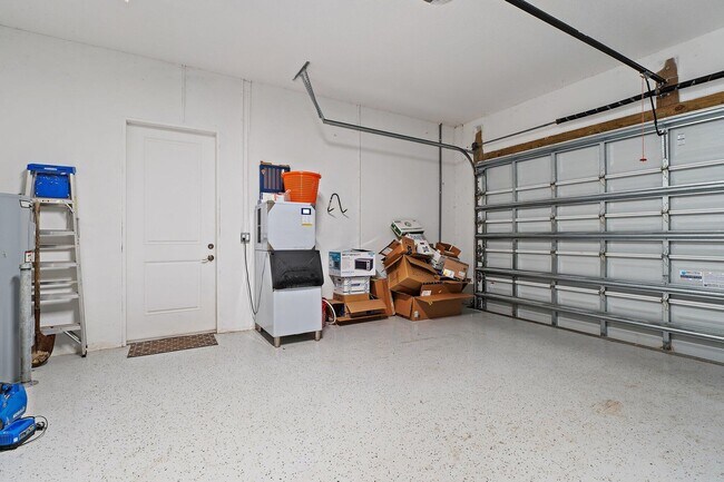 Building Photo - 12955 SW Kanner Hwy