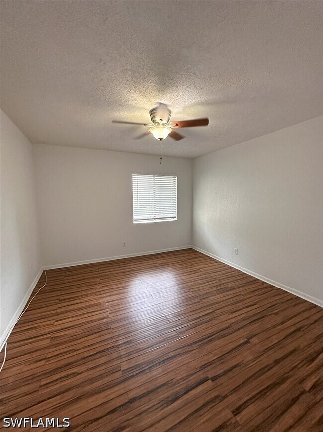 Building Photo - 4629 Bayshore Dr