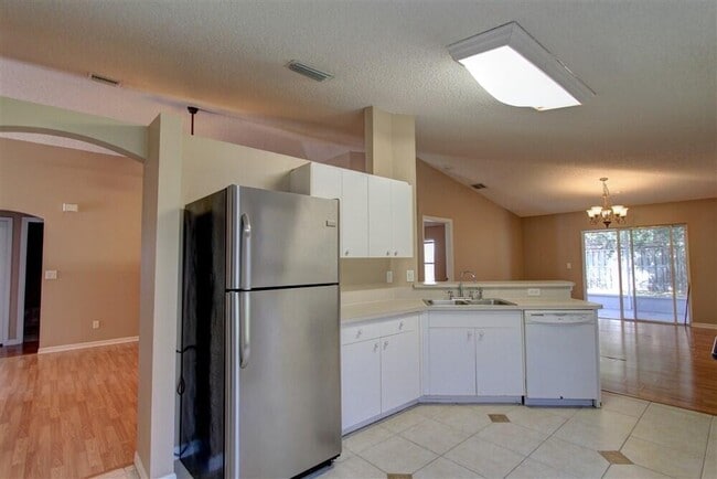 Building Photo - 2477 Deercroft Dr