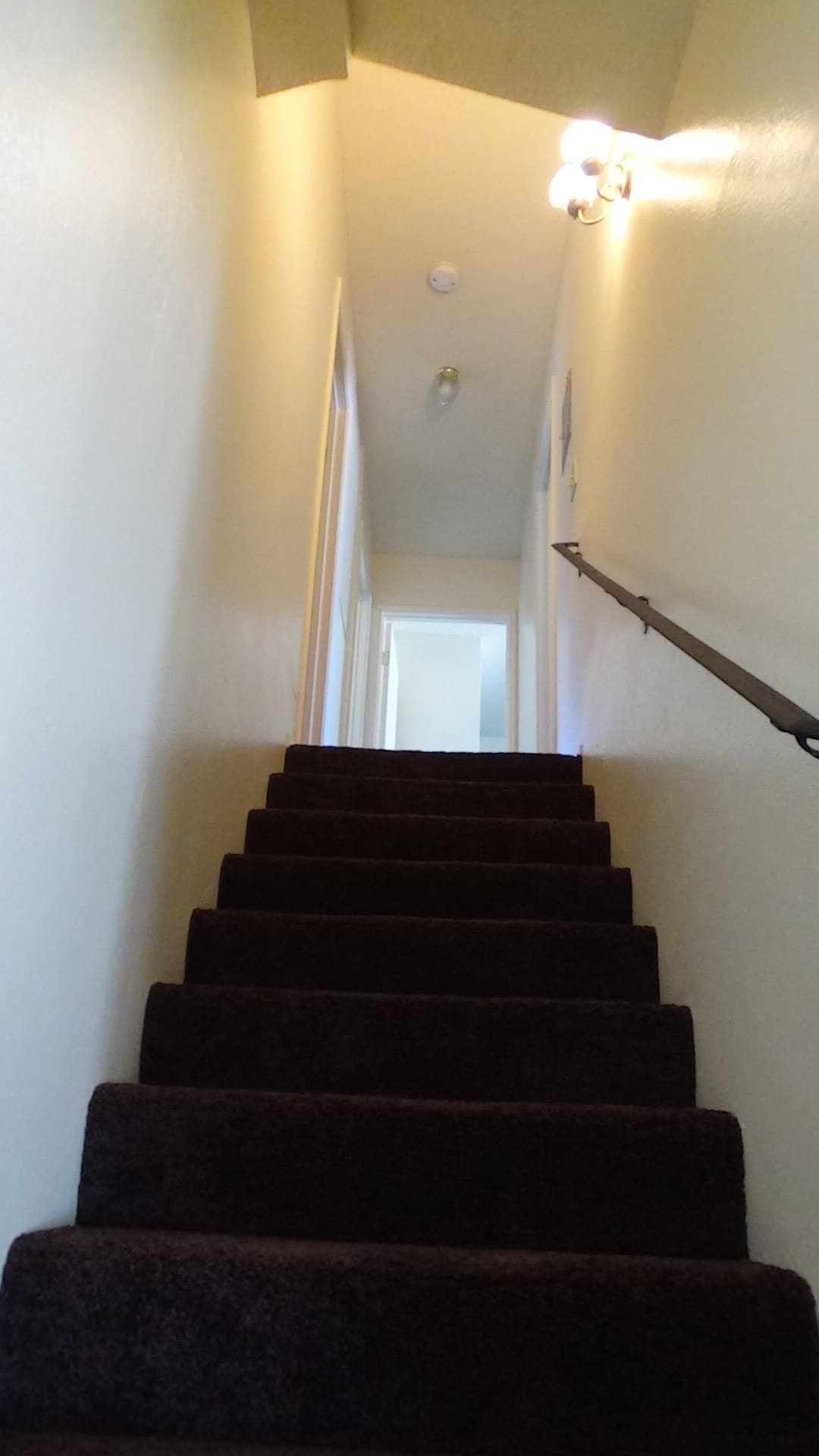 staircase2 - 1113 Seabreeze Way