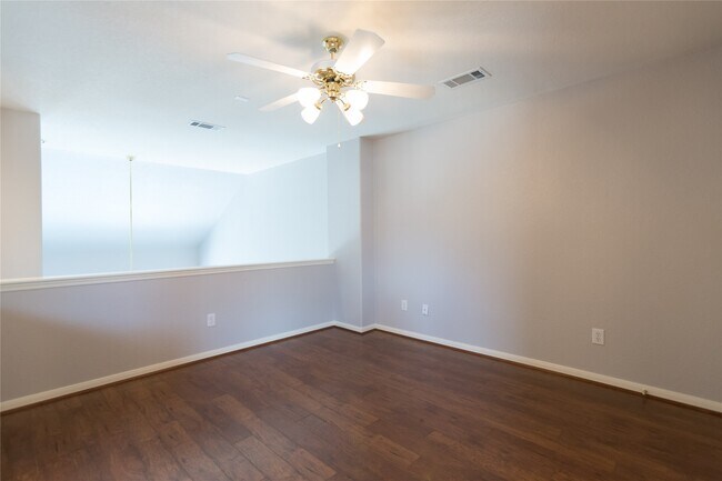 Building Photo - 7907 Glenn Cliff Dr