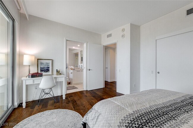 Building Photo - 222 Karen Ave