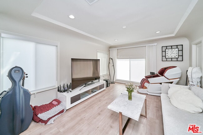 Building Photo - 1310 S Rimpau Blvd
