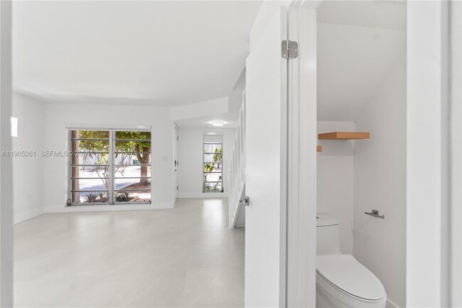 Building Photo - 3597 SW 17th St