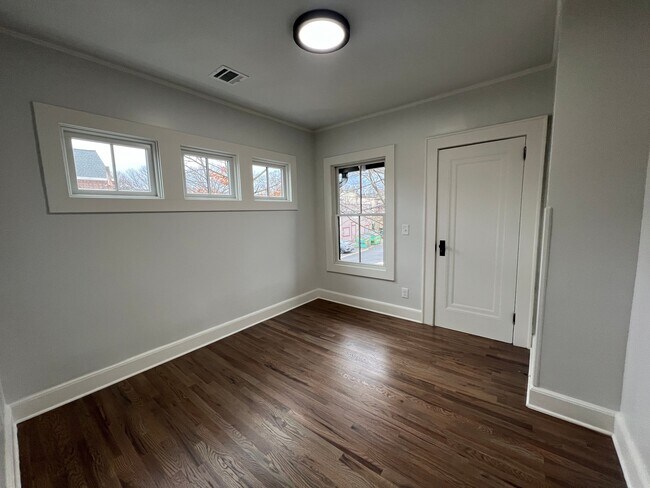 Building Photo - 45 Fairfield St