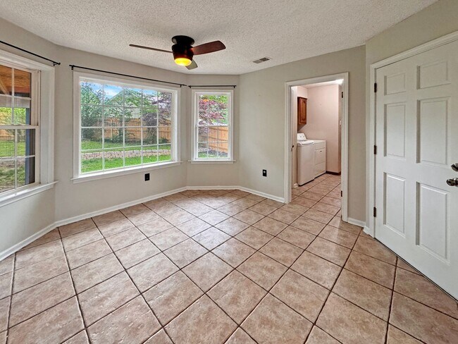 Building Photo - Spacious 3 bedroom 2 bath in Cordova