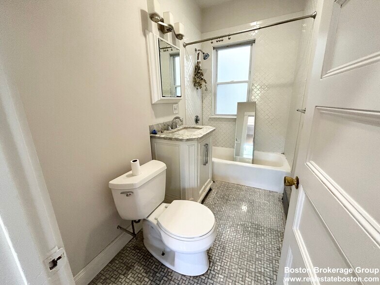 Building Photo - 3 Mount Vernon St