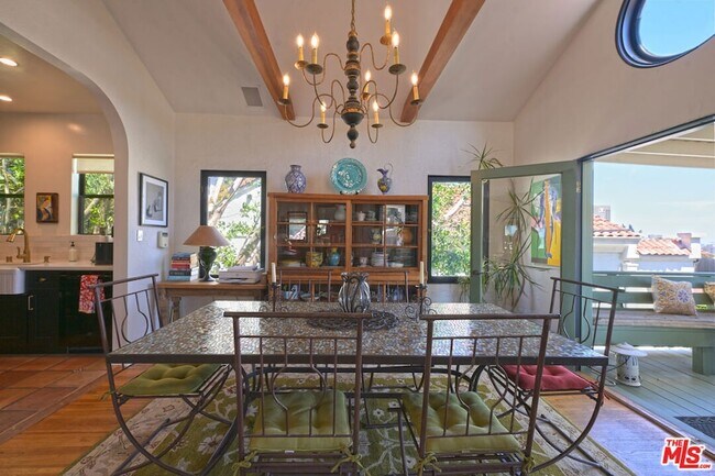 Building Photo - 6855 Los Altos Pl