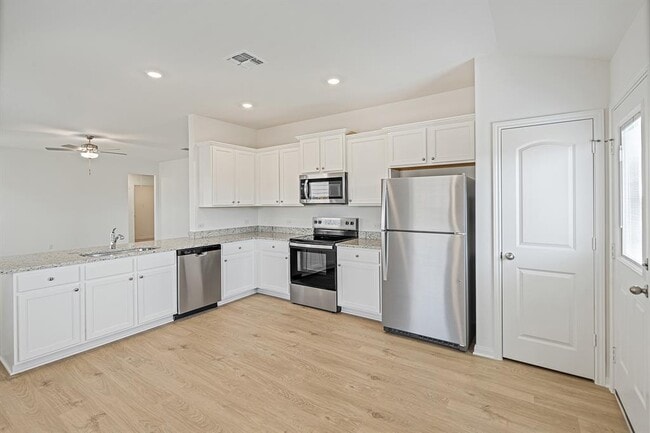 Building Photo - 14616 Wahlbergs Wy