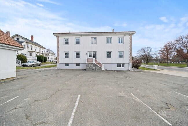 Building Photo - 1 Salem St