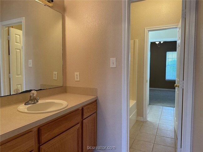 Building Photo - 219 Fraternity Row