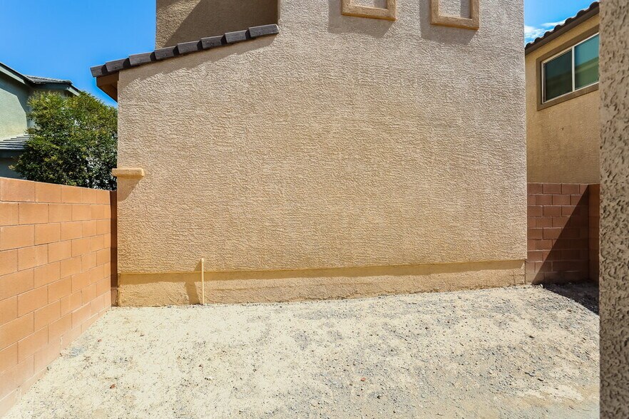 Building Photo - 932 Maple Pines Ave