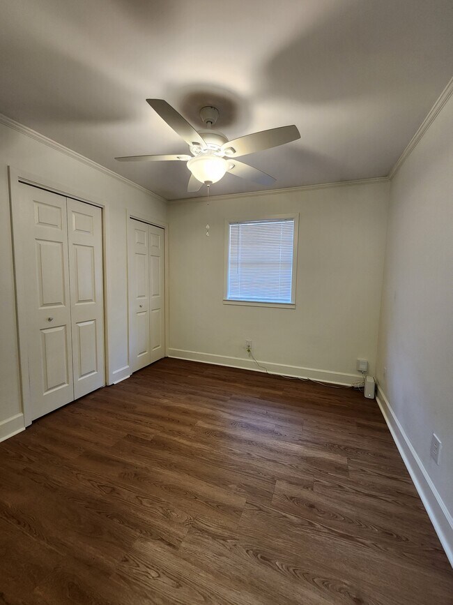 Building Photo - 117 Roberts Cir