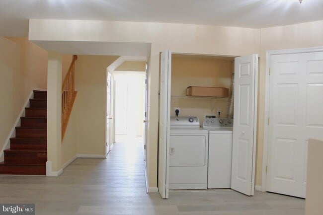 Building Photo - 42856 Golf View Dr