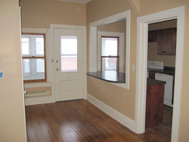 Building Photo - 118 Spring St