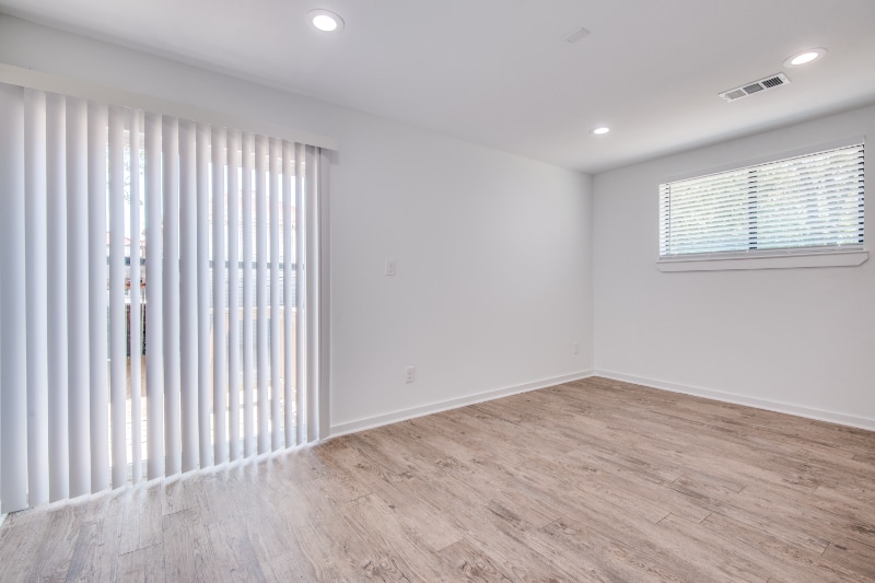 Building Photo - 410 Lansing St