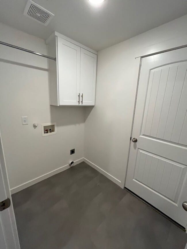 Building Photo - 3 Bedroom 2 Bath Forest Grove OR