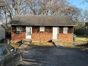 Building Photo - Just renovated!! Inglewood 1 bedroom duplex by park!! Pets okay!