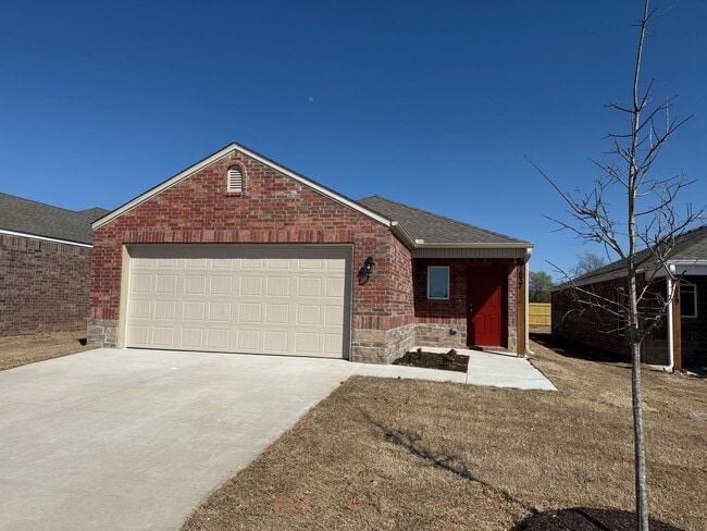 Building Photo - *Pre-leasing* Three Bedroom | Two Bath Hom...