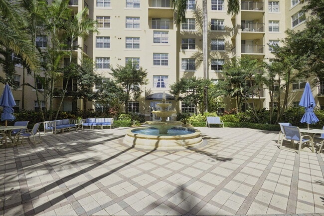 Building Photo - 1801 N Flagler Dr
