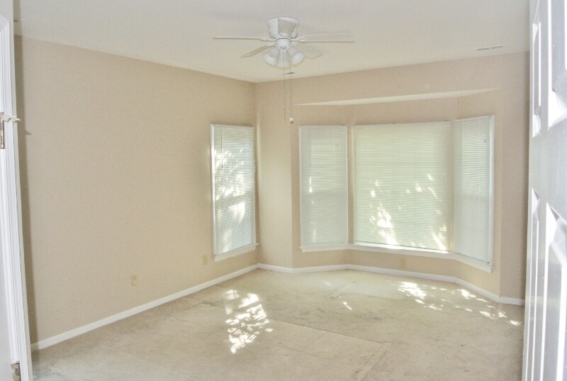 Building Photo - 2036 Hen House Dr
