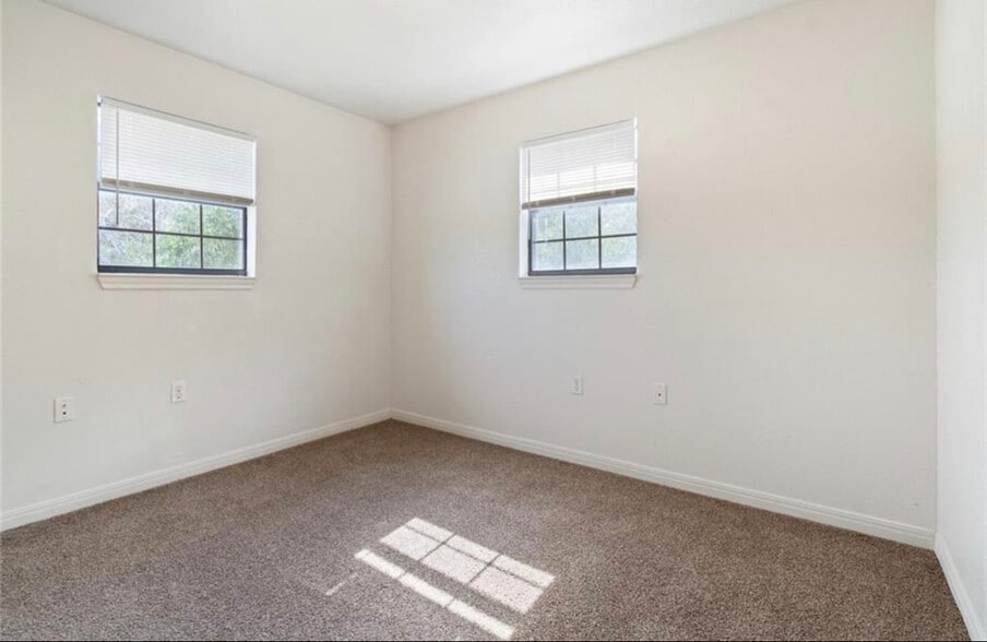 Building Photo - 317 N Katy Rd