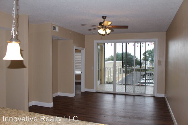 Building Photo - 3 br, 3 bath House - 225 W Seminole Blvd #212