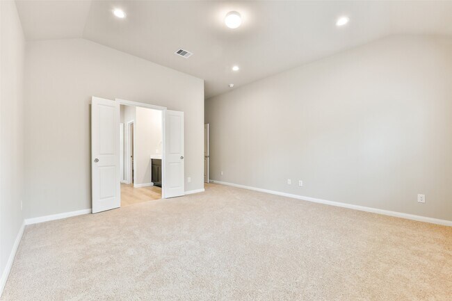 Building Photo - 3915 Sugardale St