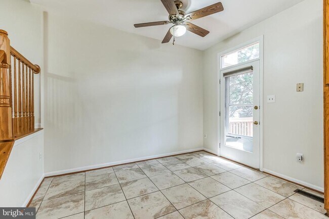 Building Photo - 2519 Dog Leg Ct