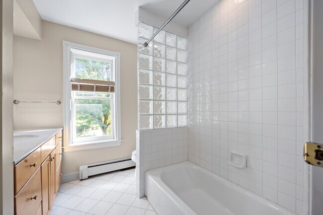 Building Photo - 1516 N Clayton St