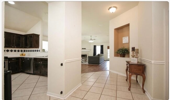 Building Photo - 12006 Cyprus Field