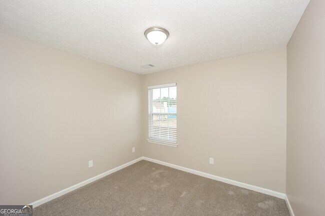 Building Photo - 1163 Millwood Dr
