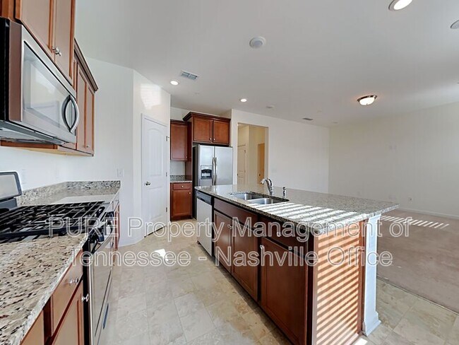 Building Photo - 819 Kennear Ln