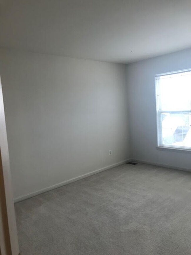 Building Photo - 2025 Germander Way