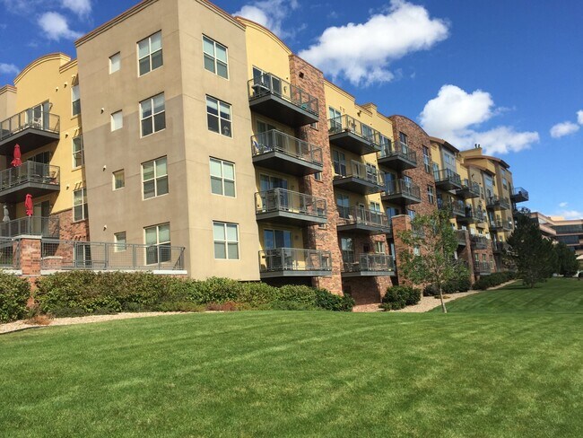Primary Photo - Spacious 2-Bed/2-Bath Cry Creek Crossing C...