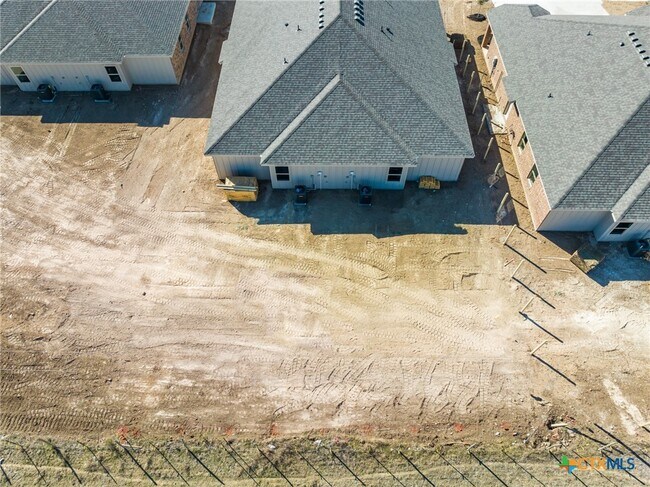 Building Photo - 3505 Abraham Dr