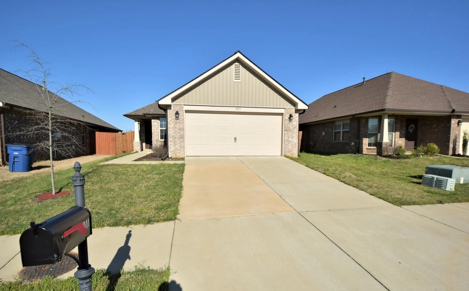 Building Photo - 7911 Allen Glen Ln