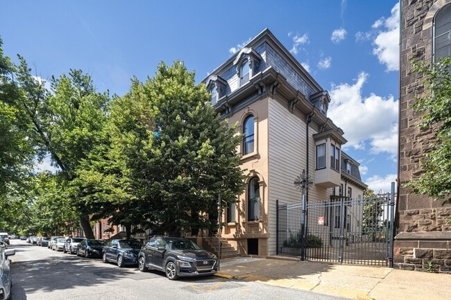 Building Photo - 1913 Wallace St
