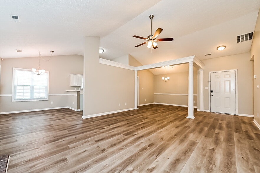 Building Photo - 125 Gingerbread Pl