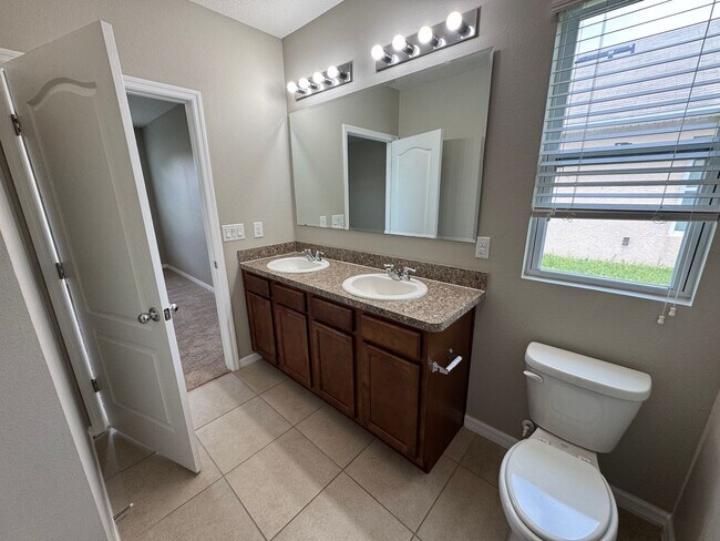 Building Photo - Beautiful 4 BR / 2 BA Home in Winter Haven!