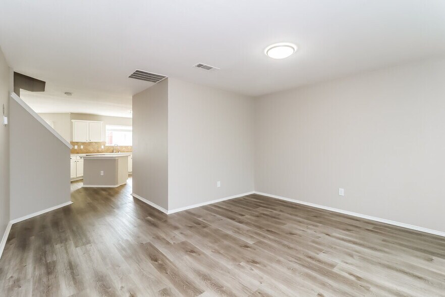 Building Photo - 9953 Legacy Dr