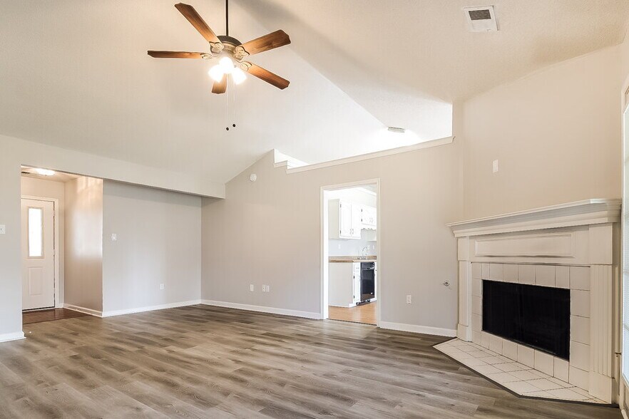 Building Photo - 1805 Steeplechase Cove