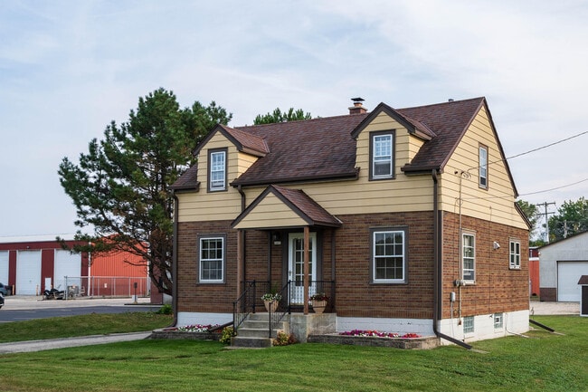 Building Photo - 2411 W Mill Rd