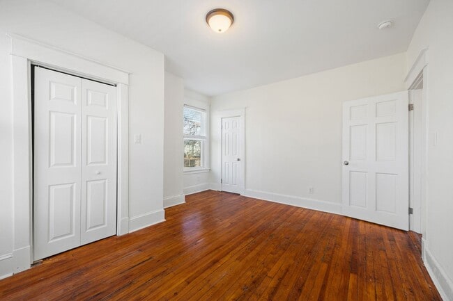 Building Photo - Spacious Corner-Lot Home on Carolina Ave