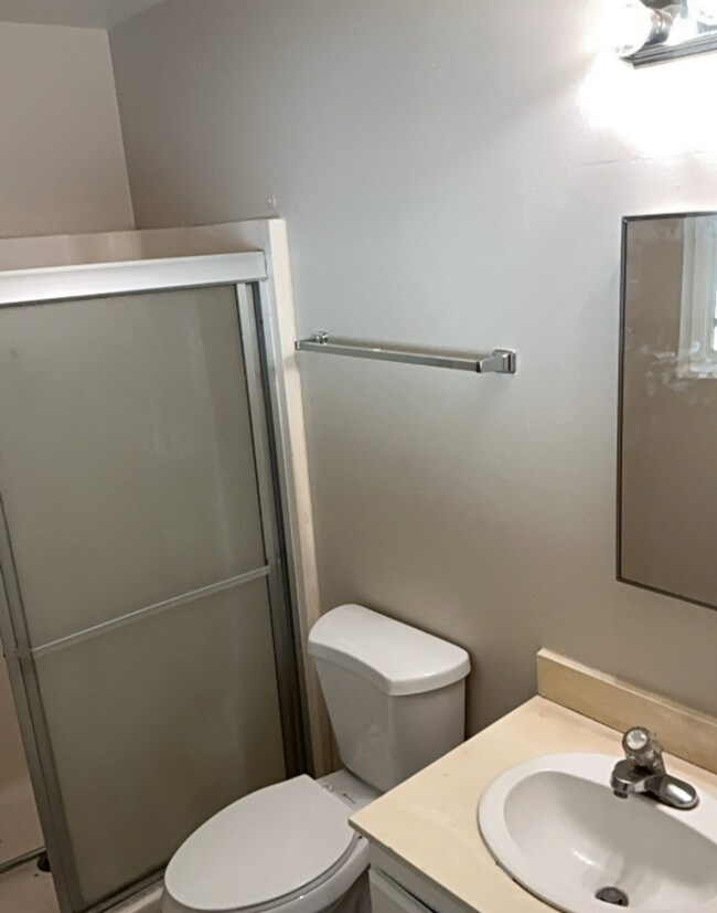 Building Photo - Charming 3 Bed/2 Bath Single-Story Home In...